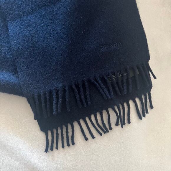 PRADA Mens Wool Cashmere Scarf Navy Blue NWOT - Picture 3 of 10